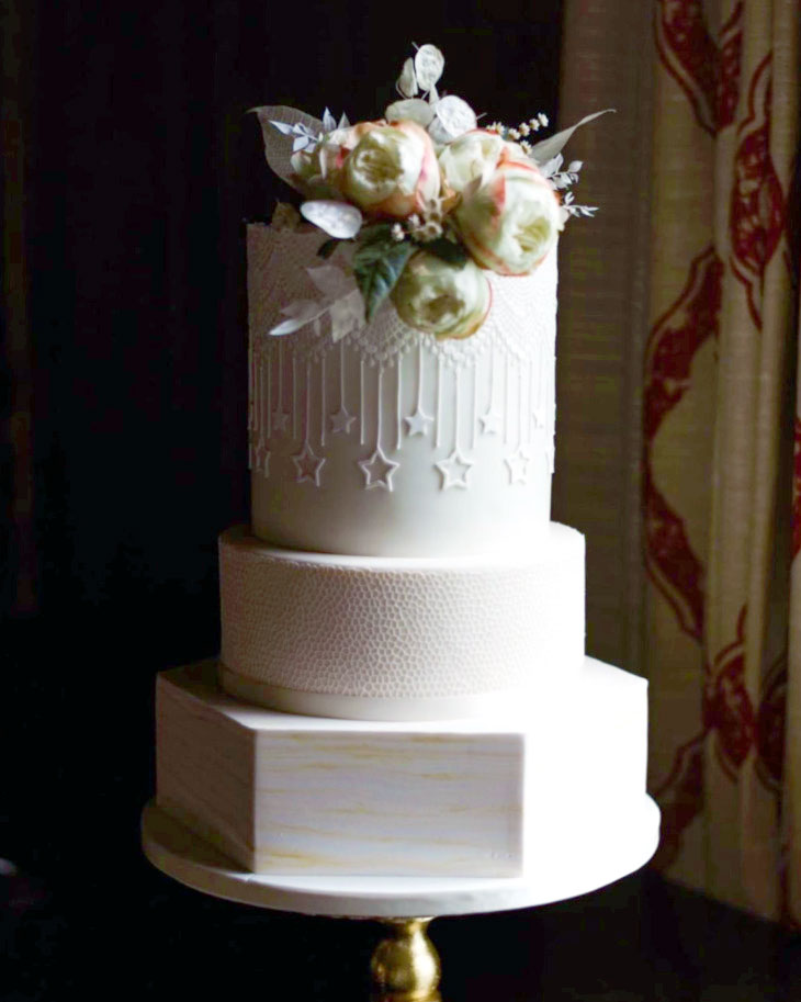 elegant, cake, wedding, white, flowers, River Ranch, NY, Adirondacks, ADK, the fancy cake box