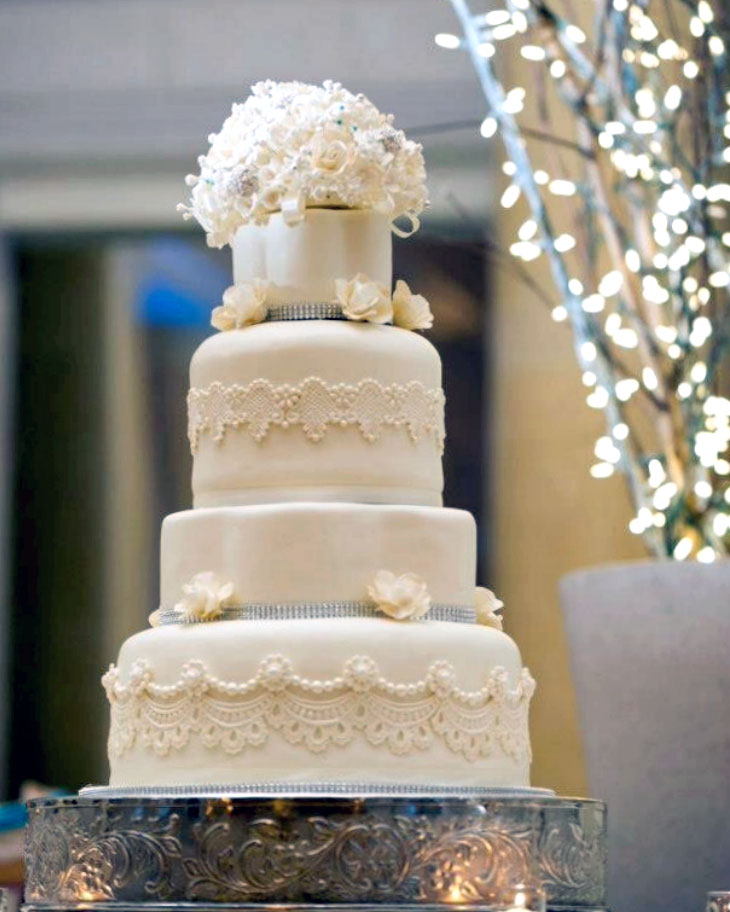 elegant, cake, wedding, white, flowers, gum paste flowers,Hall of Springs, NY, the fancy cake box